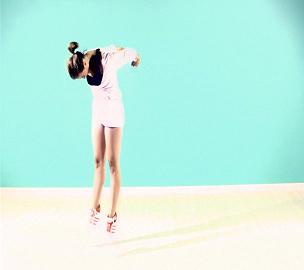 Letiza Giola Monda Modern Dance
                  Barre Floor