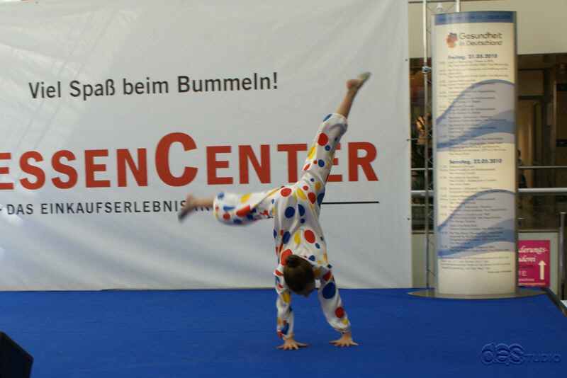 (c) DAS Studio Frankfurt  Hessen-Center,  Frankfurt findet vom 17. bis 22. Mai 2010 eine Aktionswoche «Gesundheit in Deutschland»  Ballett und Gymnastik Konzert Aufführung