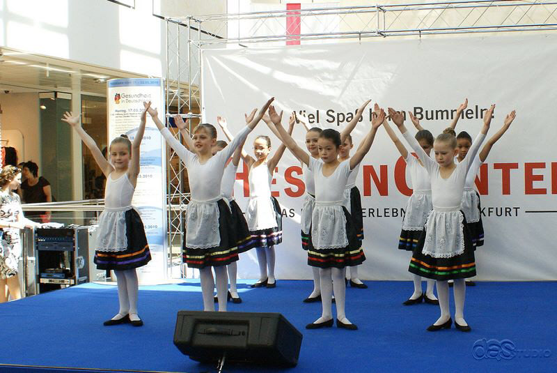 (c) DAS Studio Frankfurt  Hessen-Center,  Frankfurt findet vom 17. bis 22. Mai 2010 eine Aktionswoche «Gesundheit in Deutschland»  Ballett und Gymnastik Konzert Aufführung