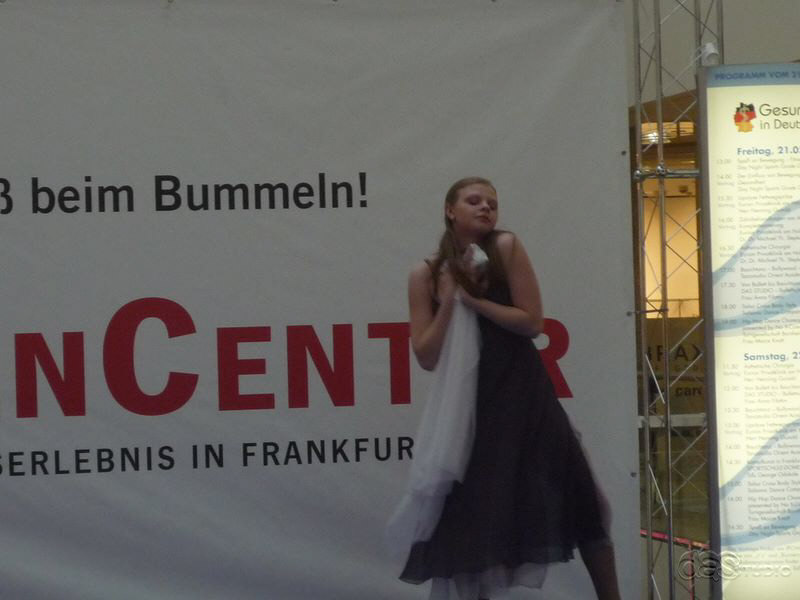 (c) DAS Studio Frankfurt  Hessen-Center,  Frankfurt findet vom 17. bis 22. Mai 2010 eine Aktionswoche «Gesundheit in Deutschland»  Ballett und Gymnastik Konzert Aufführung