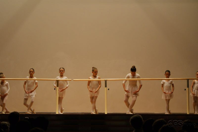 (c) DAS Studio Frankfurt Kinderballett "Unser
                Rotkäppchen" Abschlusskonzert für das Schuljahr
                2009