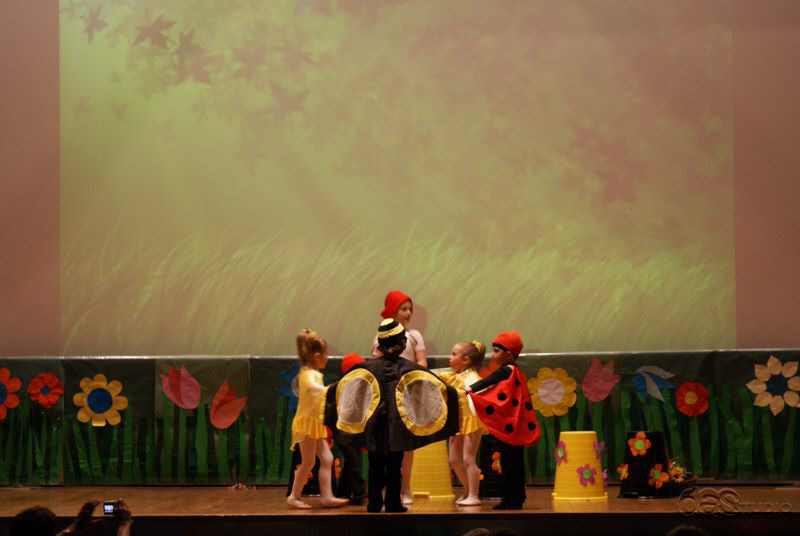 (c) DAS Studio Frankfurt  Kinderballett  "Unser Rotkäppchen" Abschlusskonzert für das Schuljahr 2009