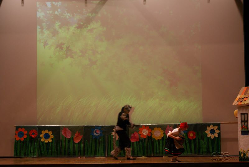 (c) DAS Studio Frankfurt  Kinderballett  "Unser Rotkäppchen" Abschlusskonzert für das Schuljahr 2009