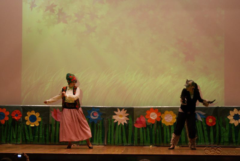 (c) DAS Studio Frankfurt  Kinderballett  "Unser Rotkäppchen" Abschlusskonzert für das Schuljahr 2009