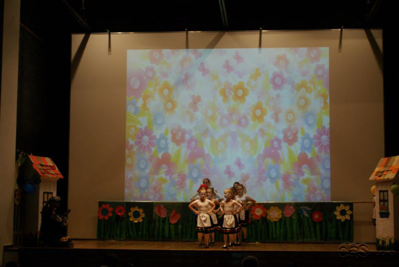 (c) DAS Studio Frankfurt  Kinderballett  "Unser Rotkäppchen" Abschlusskonzert für das Schuljahr 2009