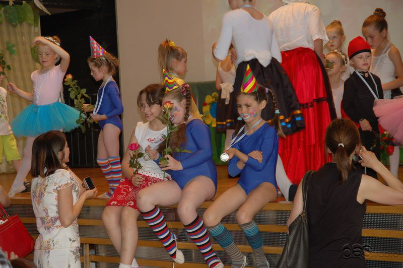 (c) DAS Studio Frankfurt  Kinderballett  "Unser Rotkäppchen" Abschlusskonzert für das Schuljahr 2009