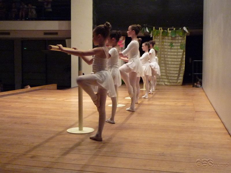 (c) DAS Studio Frankfurt  Kinderballett  "Unser Rotkäppchen" Abschlusskonzert für das Schuljahr 2009