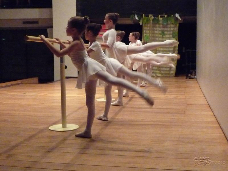 (c) DAS Studio Frankfurt  Kinderballett  "Unser Rotkäppchen" Abschlusskonzert für das Schuljahr 2009